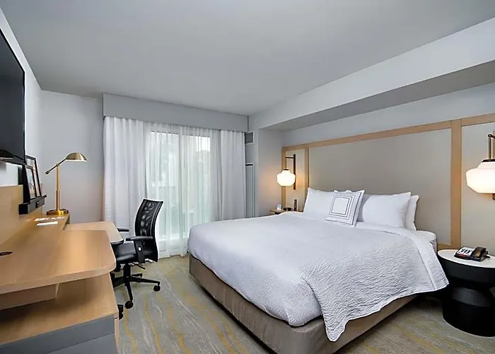 Hotel Fairfield & Worth Downtown/convention Center