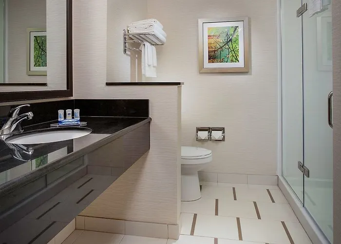 Fairfield & Worth Downtown/convention Center Hotel 3*